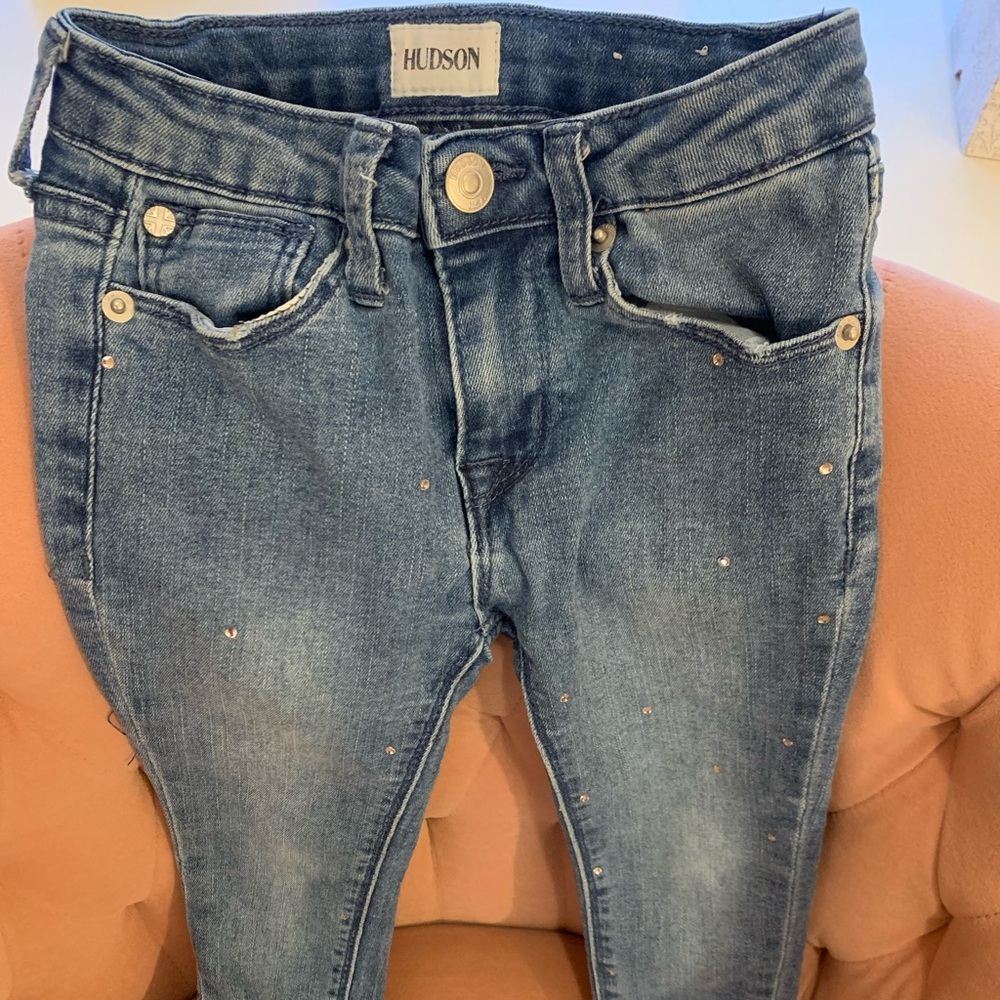 On trend jeans with sequins size 4 in good condition.